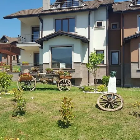 Villa Crystal Continental Masukiye